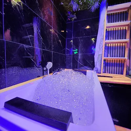 Jungle House Avec Jacuzzi A 10 Min De Disneyland -Taille Chambre- Conde-Sainte-Libiaire Exterior photo