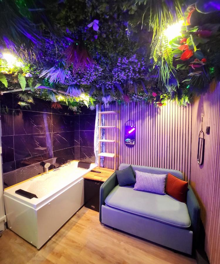 Jungle House Avec Jacuzzi A 10 Min De Disneyland -taille Chambre- *