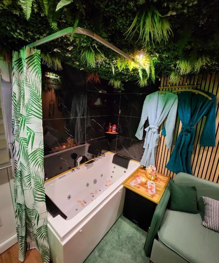 Jungle House Avec Jacuzzi A 10 Min De Disneyland -taille Chambre- Apartment Conde-Sainte-Libiaire