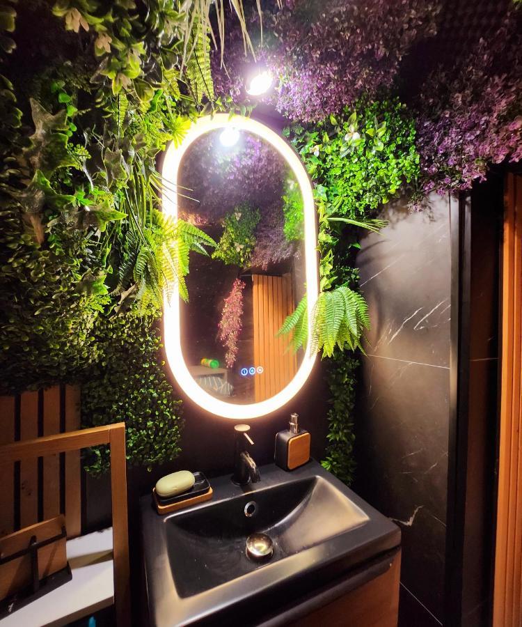 Jungle House Avec Jacuzzi A 10 Min De Disneyland -taille Chambre- *