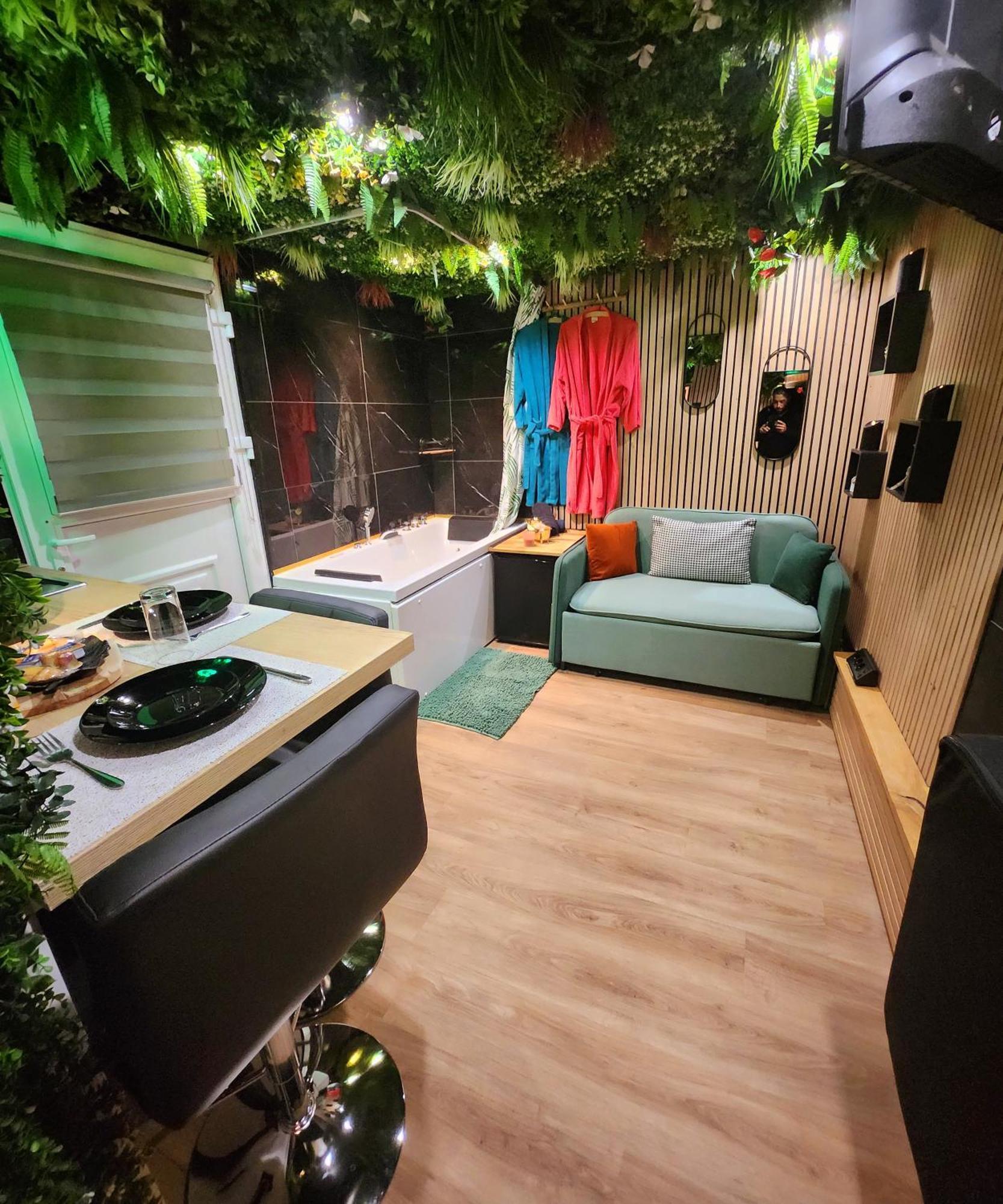 Apartment Jungle House Avec Jacuzzi A 10 Min De Disneyland -taille Chambre- *