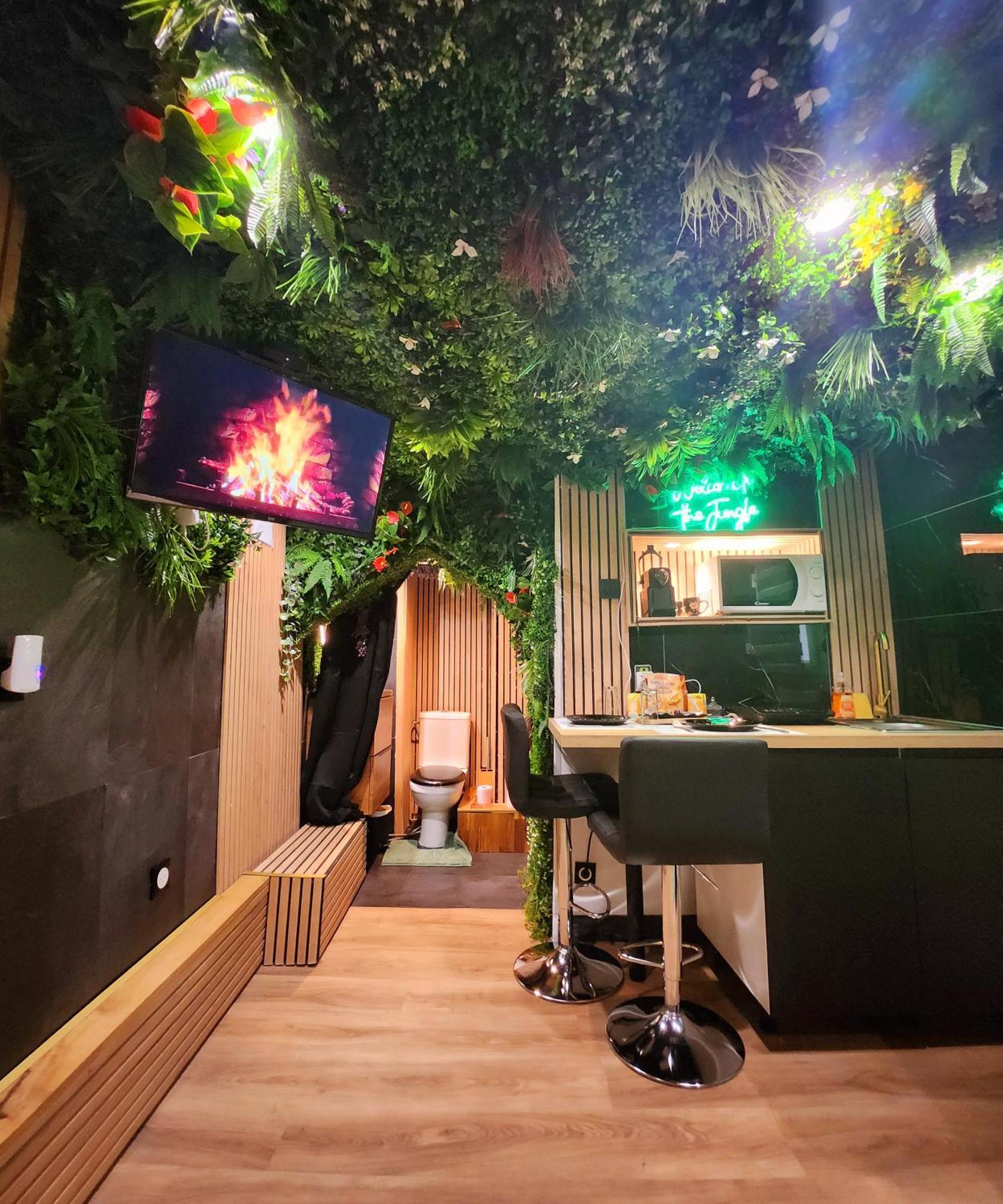 Apartment Jungle House Avec Jacuzzi A 10 Min De Disneyland -taille Chambre- Conde-Sainte-Libiaire